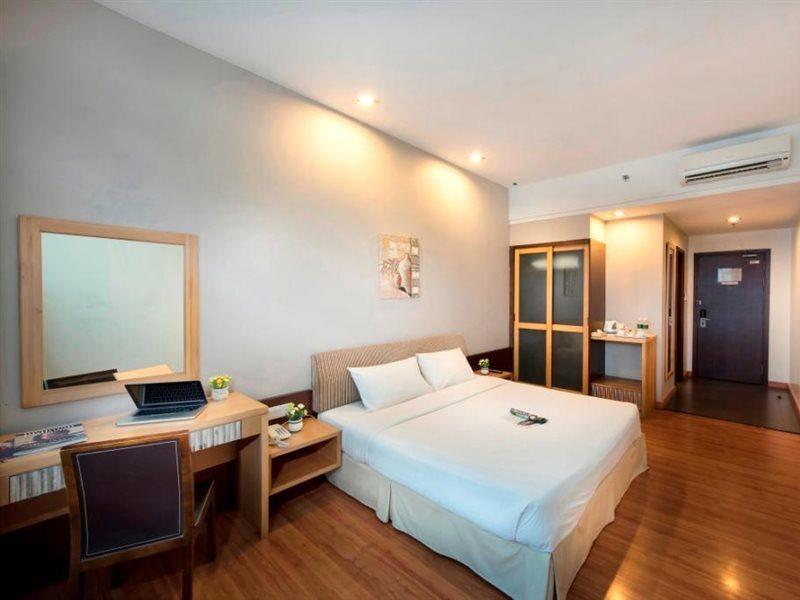 Kingwood Hotel Mukah Selangau Buitenkant foto
